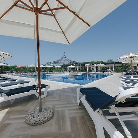 Imperial Family Resort Улцинь Экстерьер фото