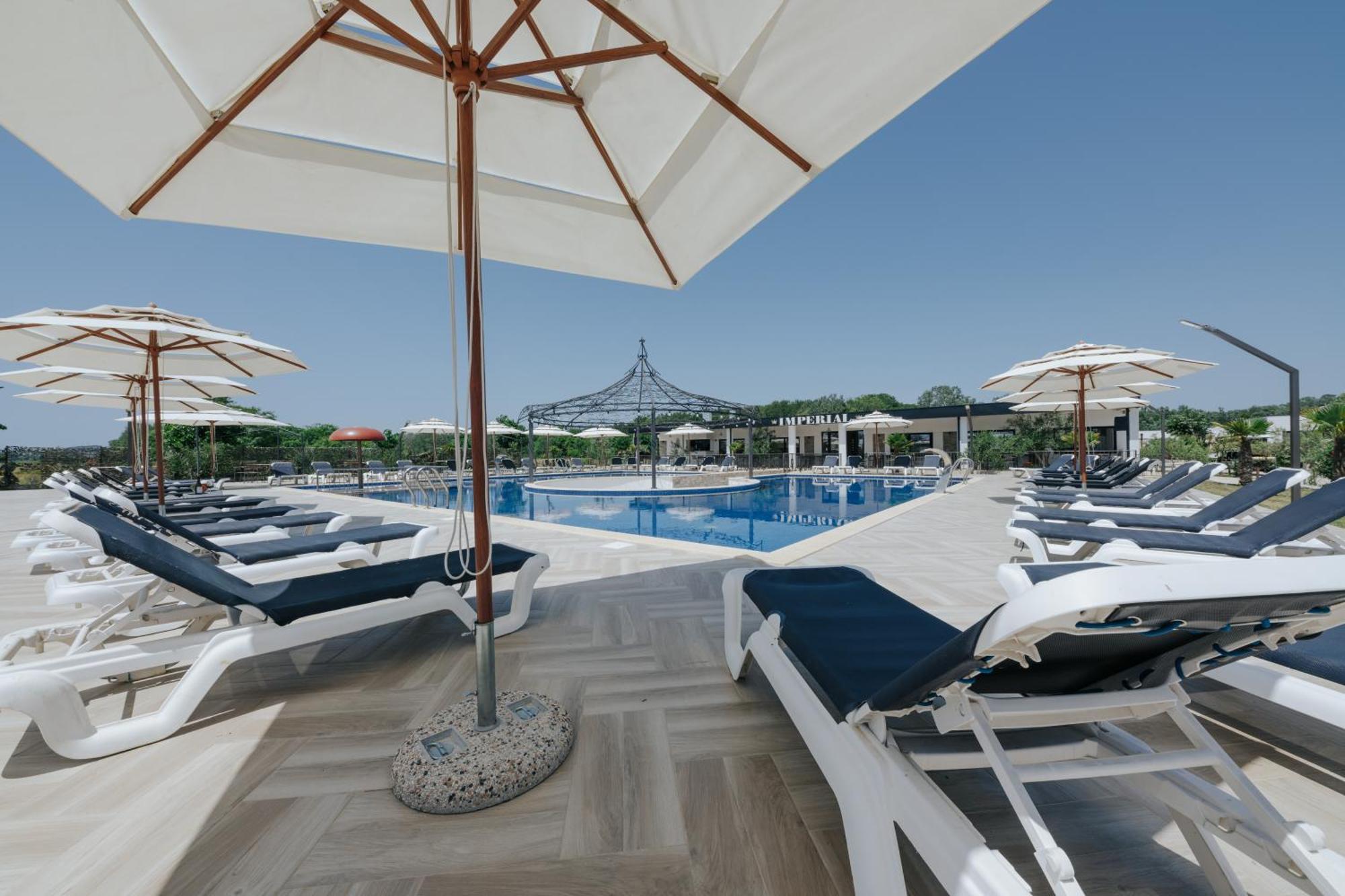 Imperial Family Resort Улцинь Экстерьер фото