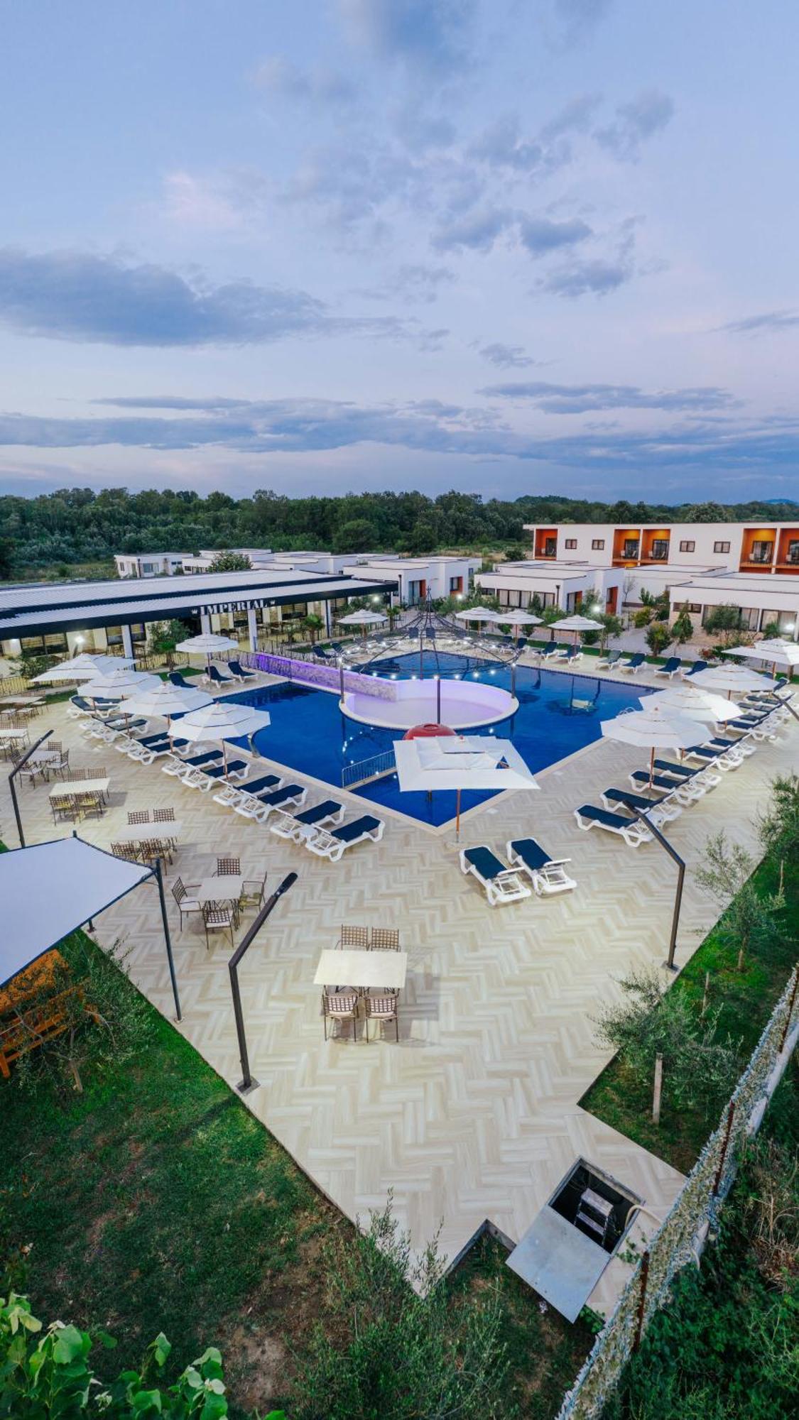 Imperial Family Resort Улцинь Экстерьер фото