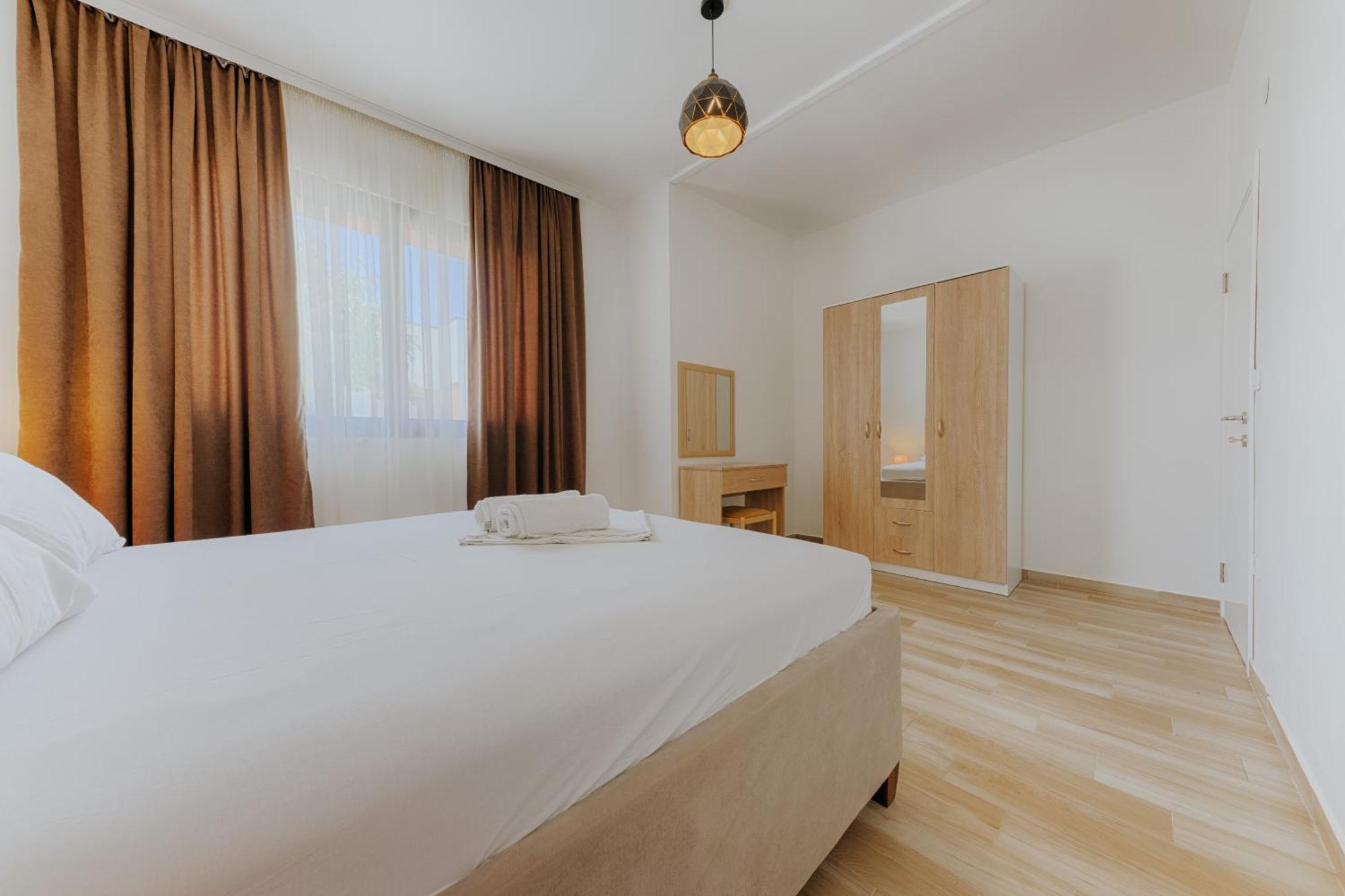 Imperial Family Resort Улцинь Экстерьер фото