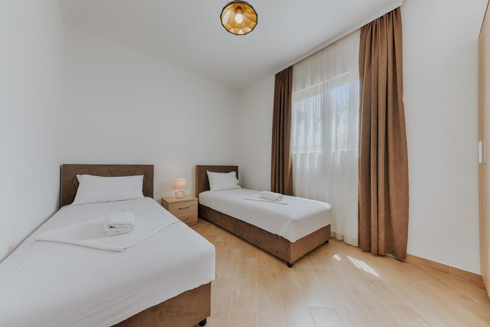 Imperial Family Resort Улцинь Экстерьер фото