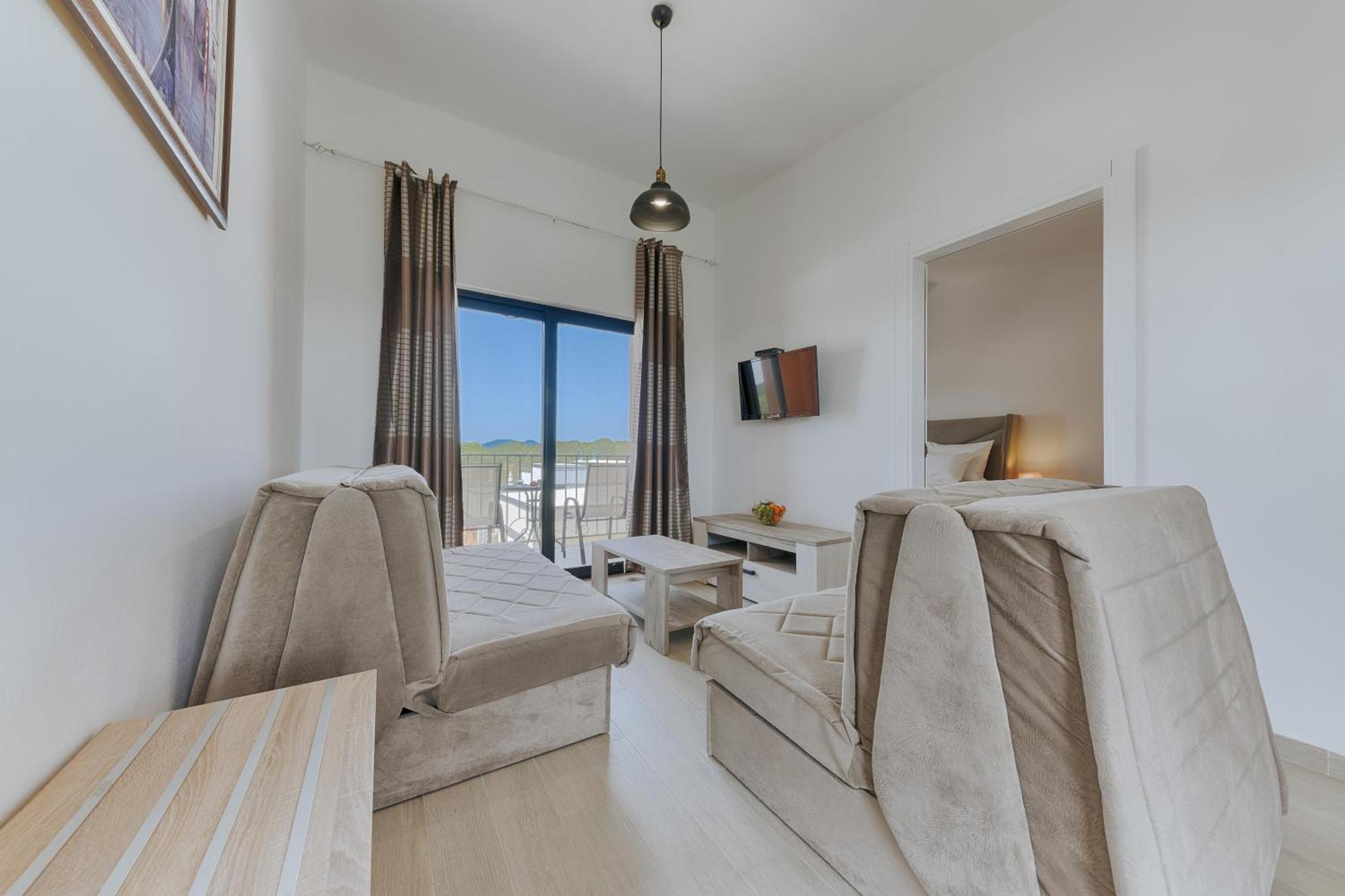 Imperial Family Resort Улцинь Экстерьер фото