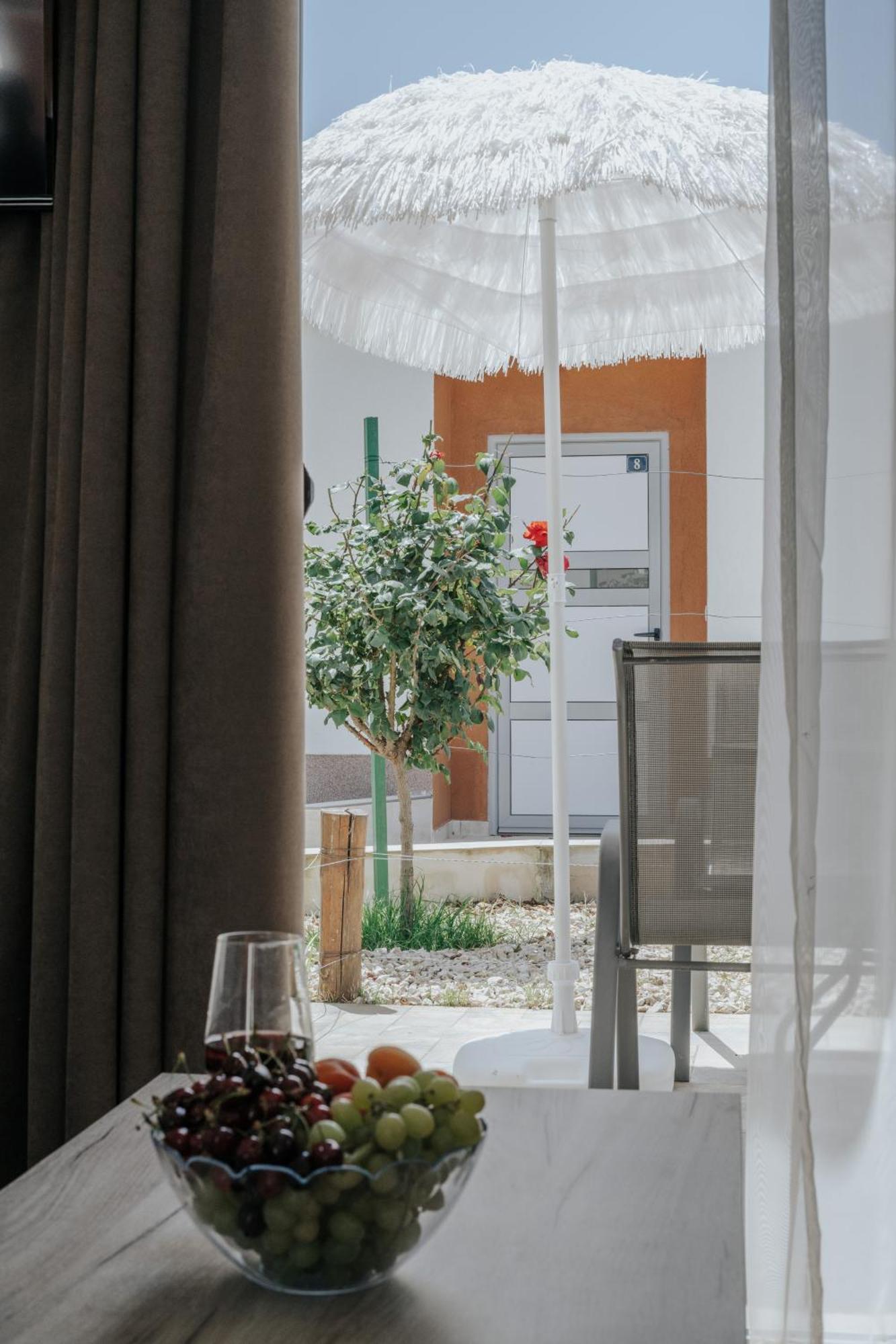 Imperial Family Resort Улцинь Экстерьер фото