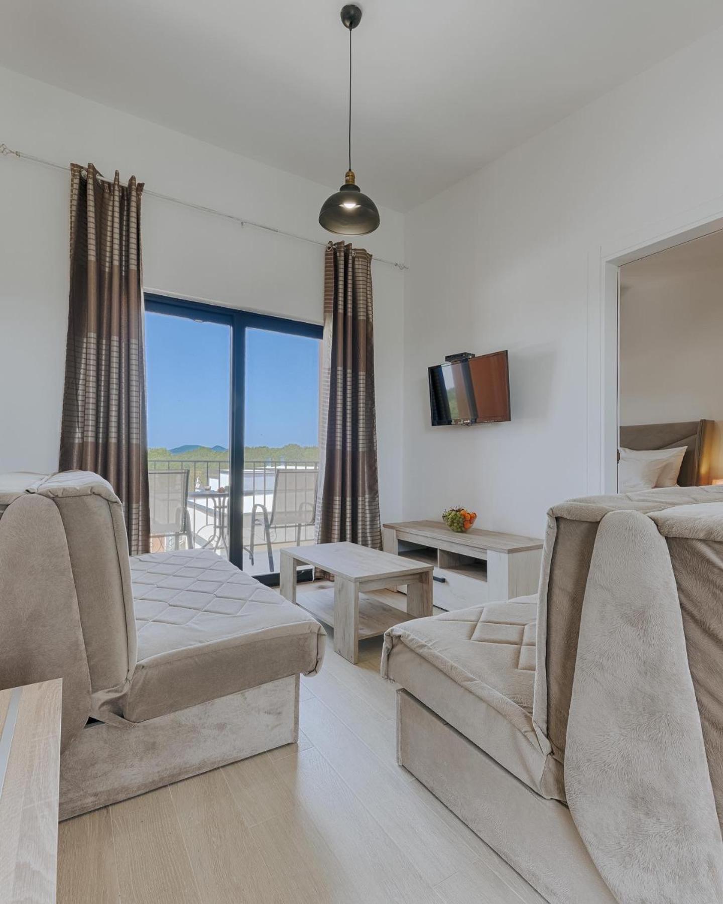 Imperial Family Resort Улцинь Экстерьер фото