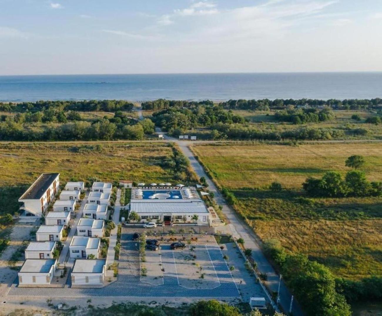 Imperial Family Resort Улцинь Экстерьер фото